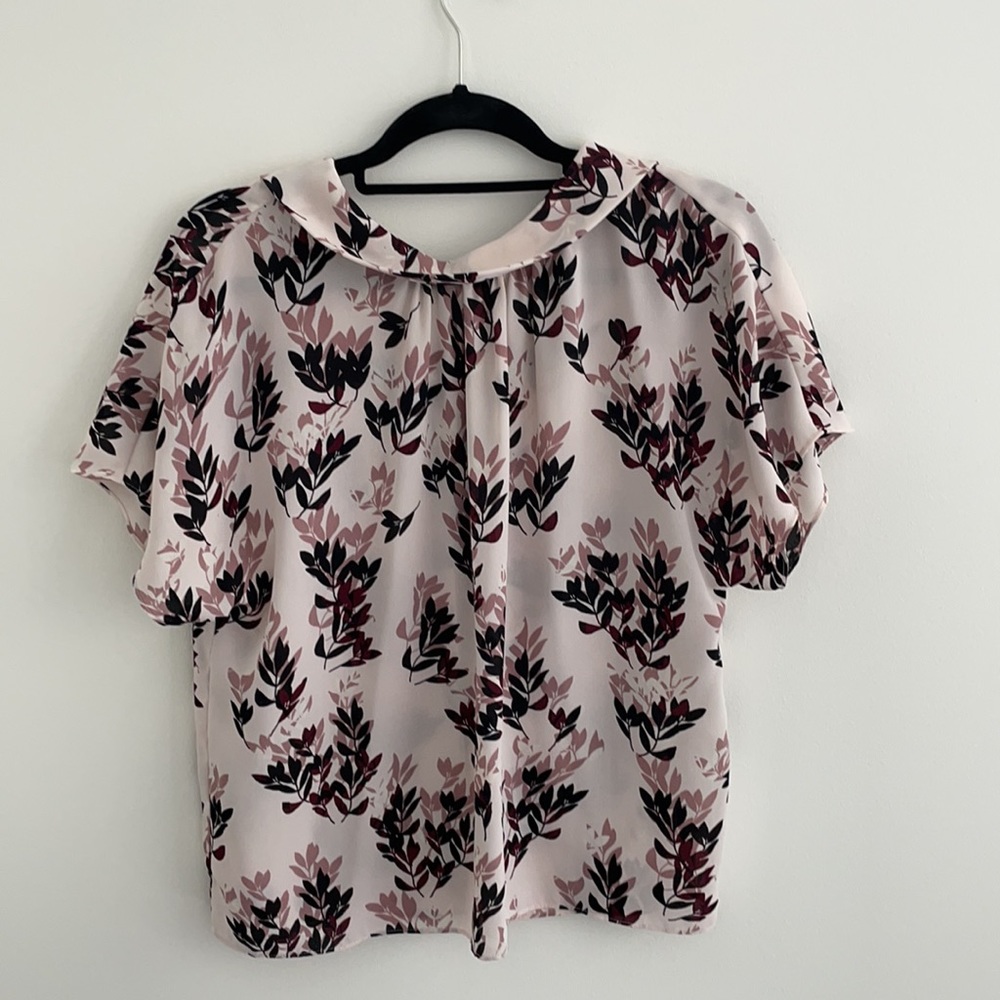VINCE CAMUTO | NWOT short sleeve blouse
